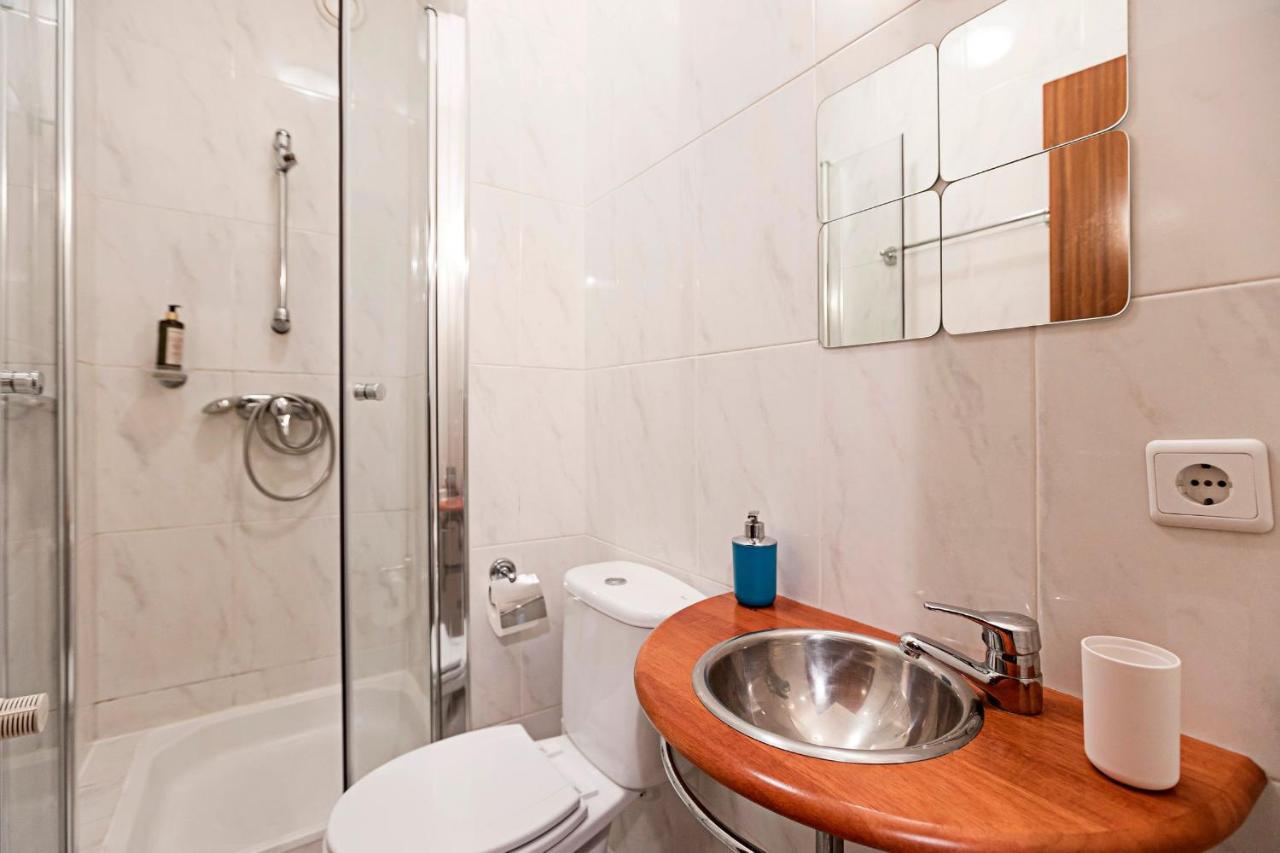 Spacious 2Br Flat In Gaia By Lovelystay Vila Nova de Gaia Kültér fotó